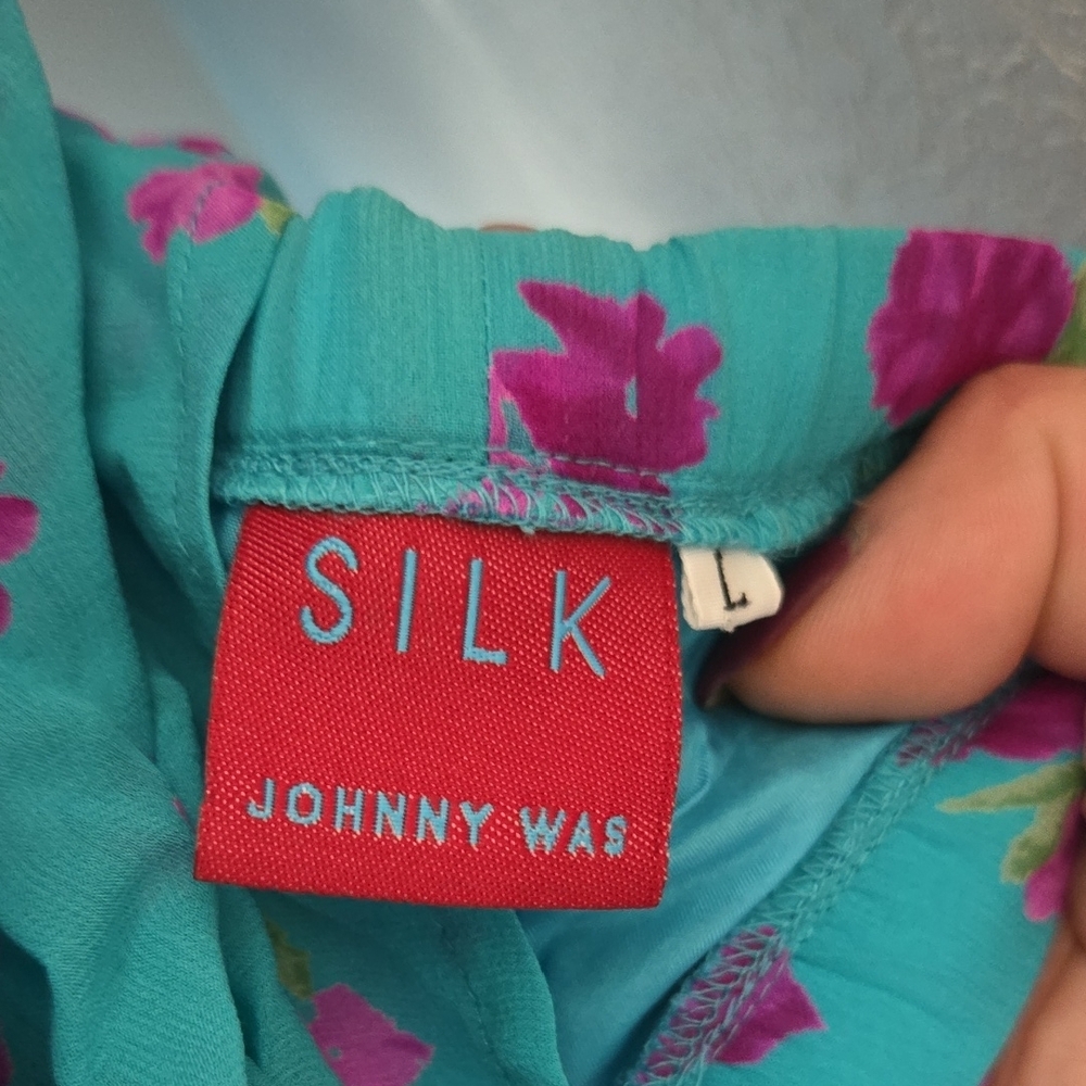 Johnny Was, Floral Blue and Pink Two-Piece Outfit.  Silk Set. - Picture 3 of 6
